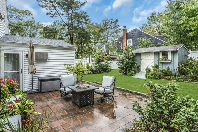 22 Rolling Hills Drive, Huntington Station, NY 11746
