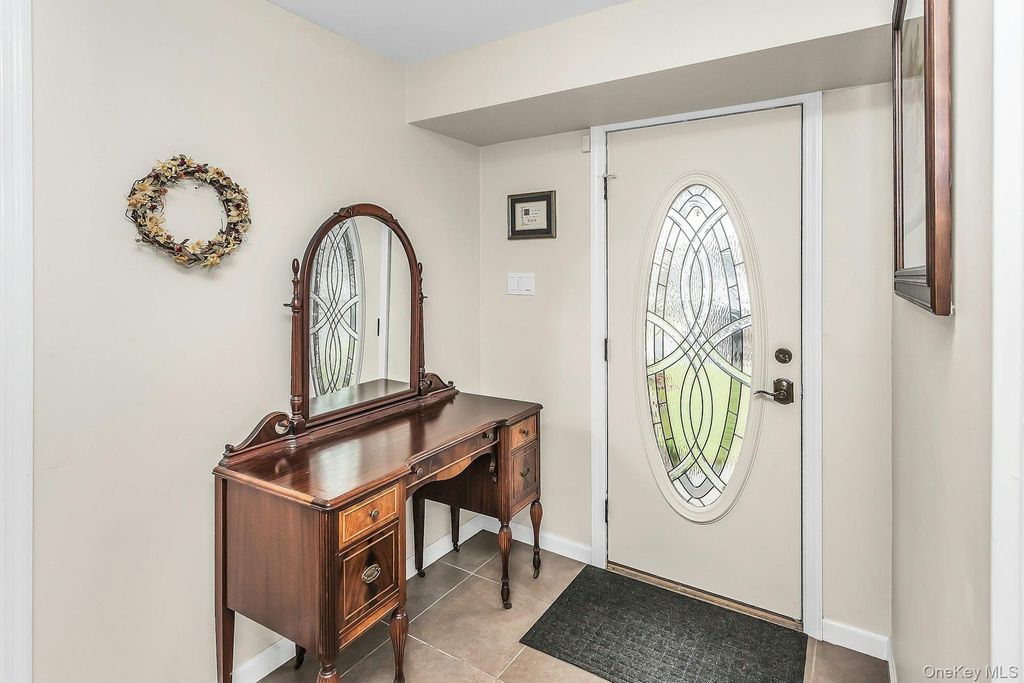 22 Rolling Hills Drive, Huntington Station, NY 11746 — photo 4