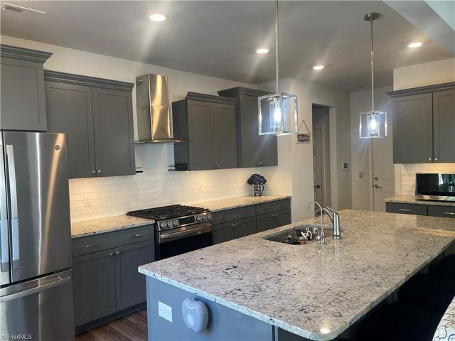 7388 Deerhurst Lane, Kernersville, NC 27284