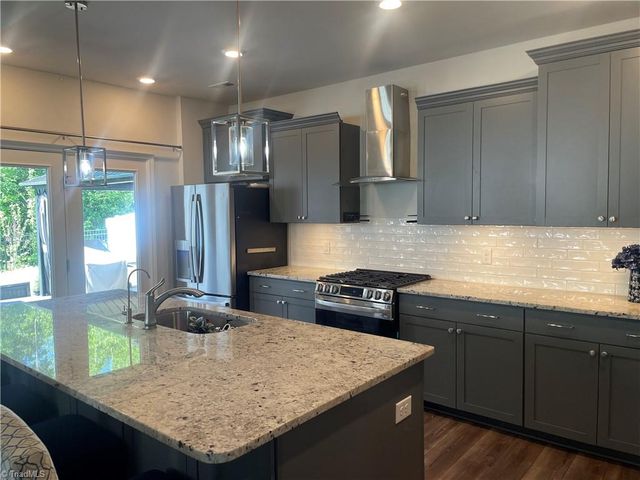 7388 Deerhurst Lane, Kernersville, NC 27284
