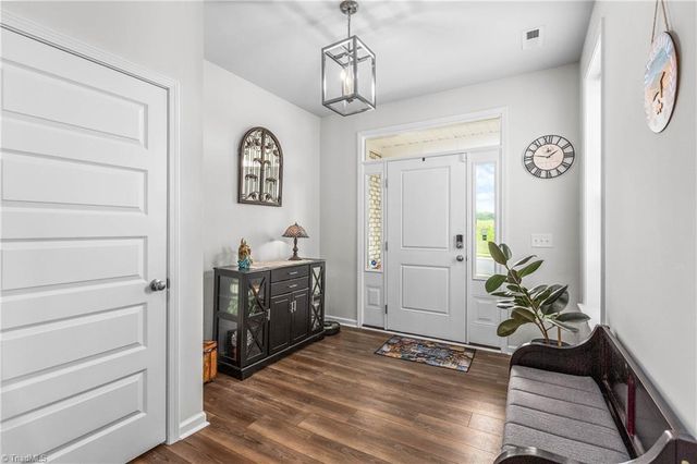 7388 Deerhurst Lane, Kernersville, NC 27284