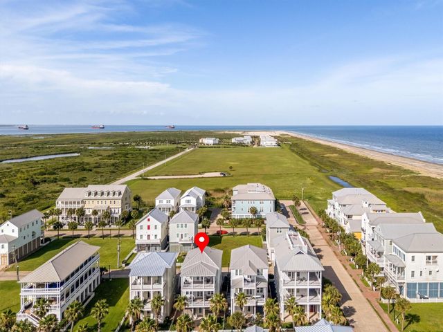 802 Beachtown Passage, Galveston, TX 77550