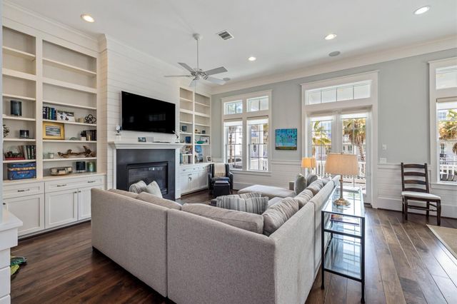 802 Beachtown Passage, Galveston, TX 77550