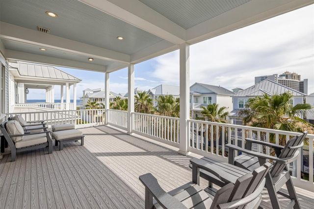802 Beachtown Passage, Galveston, TX 77550