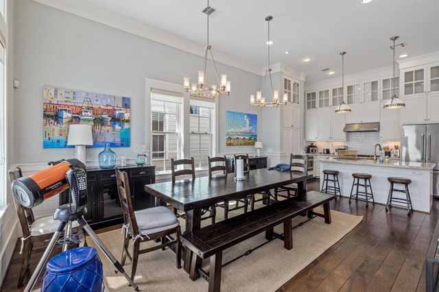 802 Beachtown Passage, Galveston, TX 77550