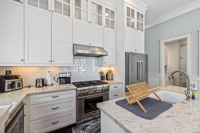802 Beachtown Passage, Galveston, TX 77550