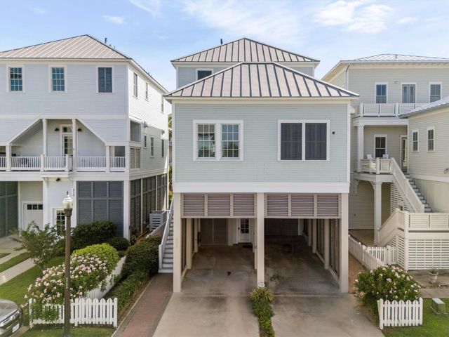 802 Beachtown Passage, Galveston, TX 77550