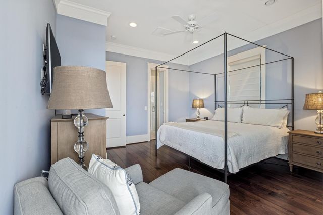 802 Beachtown Passage, Galveston, TX 77550