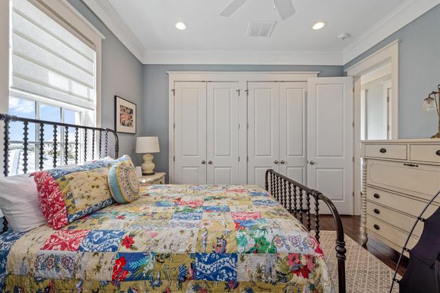 802 Beachtown Passage, Galveston, TX 77550