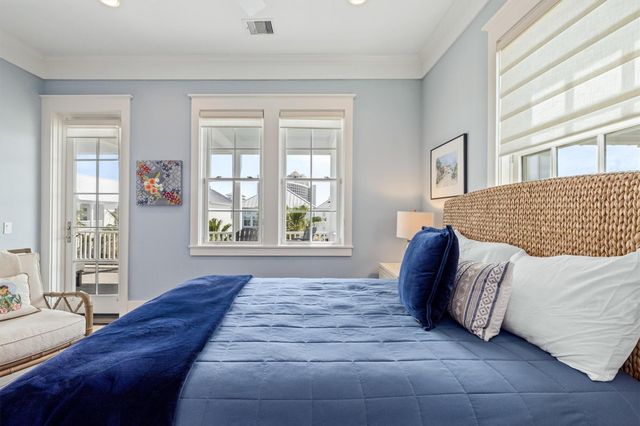802 Beachtown Passage, Galveston, TX 77550