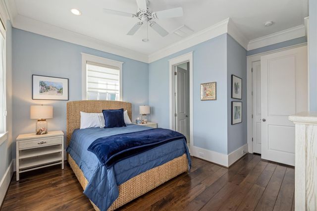 802 Beachtown Passage, Galveston, TX 77550