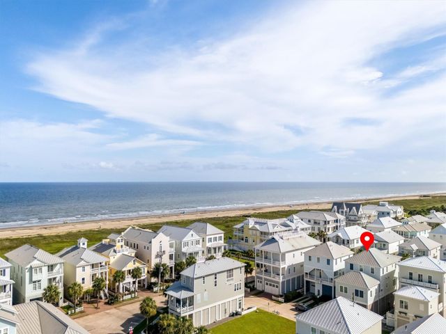 802 Beachtown Passage, Galveston, TX 77550