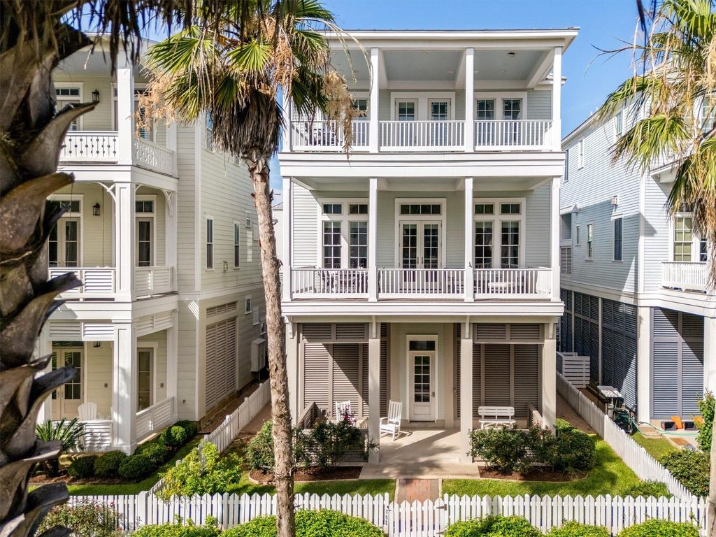 802 Beachtown Passage, Galveston, TX 77550