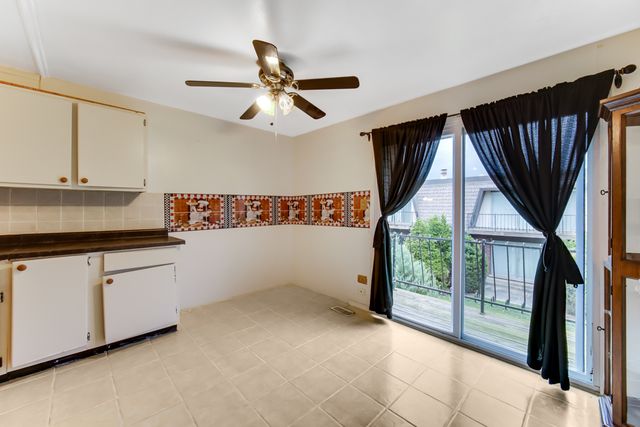 5 Cour Caravelle, Palos Hills, IL 60465