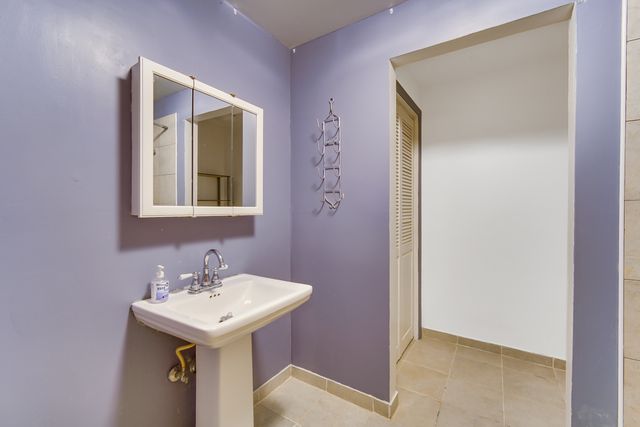 5 Cour Caravelle, Palos Hills, IL 60465