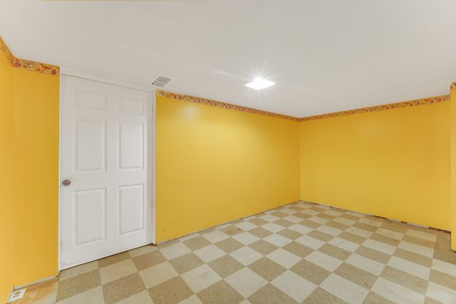 5 Cour Caravelle, Palos Hills, IL 60465