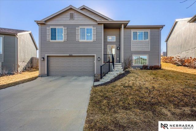 14623 Gilder Avenue, Bennington, NE 68007