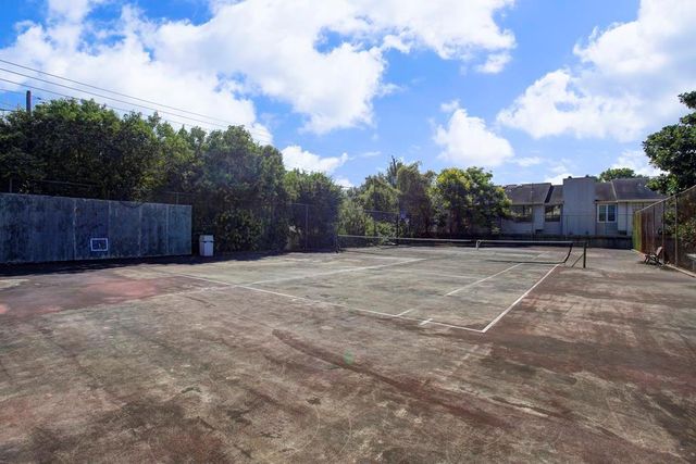 1881 Bering Drive 12, Houston, TX 77057