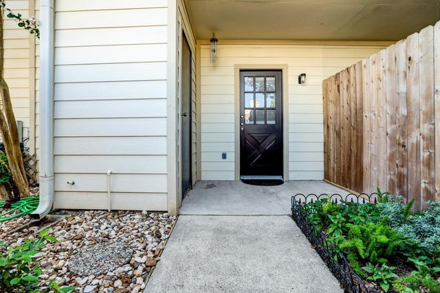 1881 Bering Drive 12, Houston, TX 77057