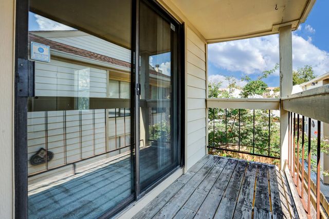 1881 Bering Drive 12, Houston, TX 77057