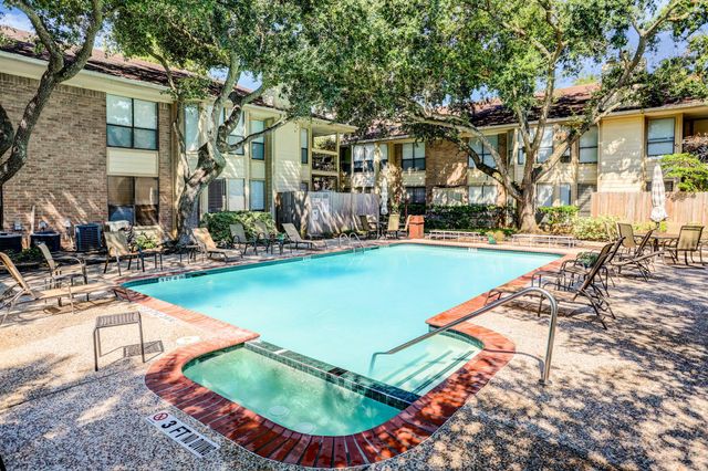 1881 Bering Drive 12, Houston, TX 77057