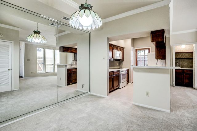 1881 Bering Drive 12, Houston, TX 77057