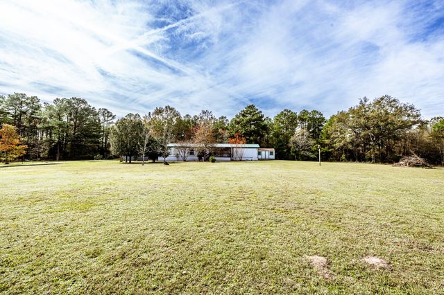 400 Marina Drive, Trinity, TX 75862