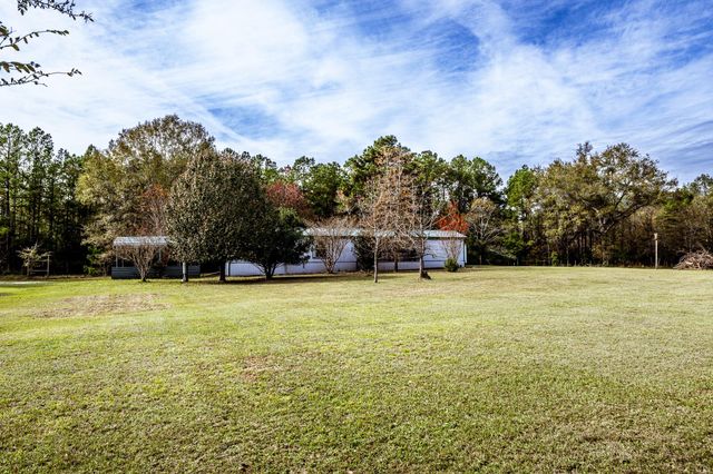 400 Marina Drive, Trinity, TX 75862