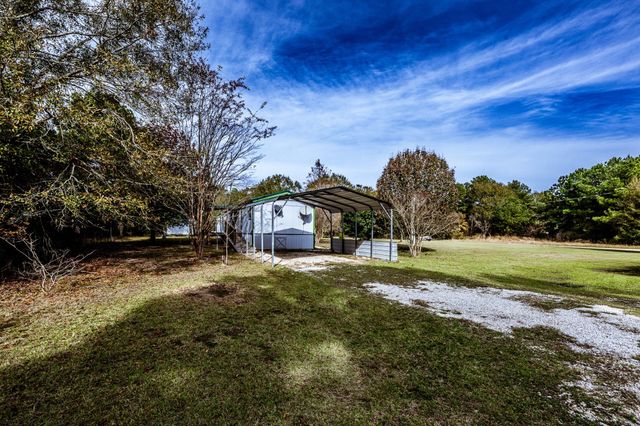 400 Marina Drive, Trinity, TX 75862