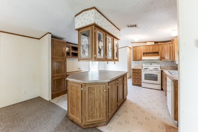 400 Marina Drive, Trinity, TX 75862