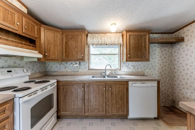 400 Marina Drive, Trinity, TX 75862