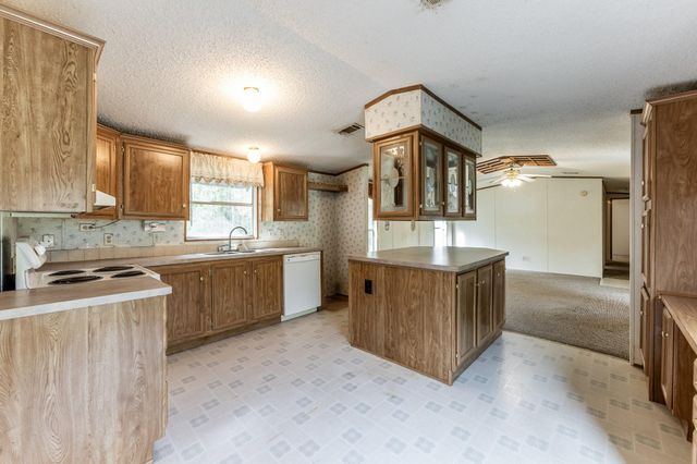 400 Marina Drive, Trinity, TX 75862