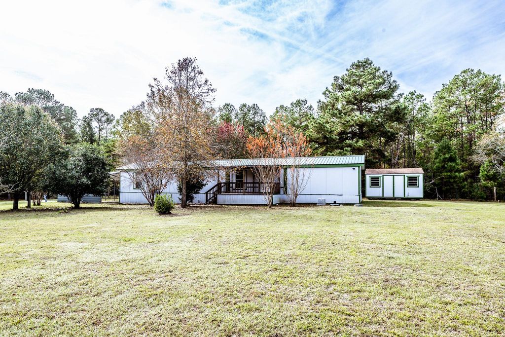 400 Marina Drive, Trinity, TX 75862