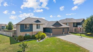 1394 South Blockade Road, Republic, MO 65738