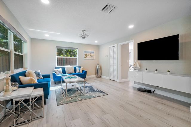 1634 NE 3rd Ave, Delray Beach, FL 33444