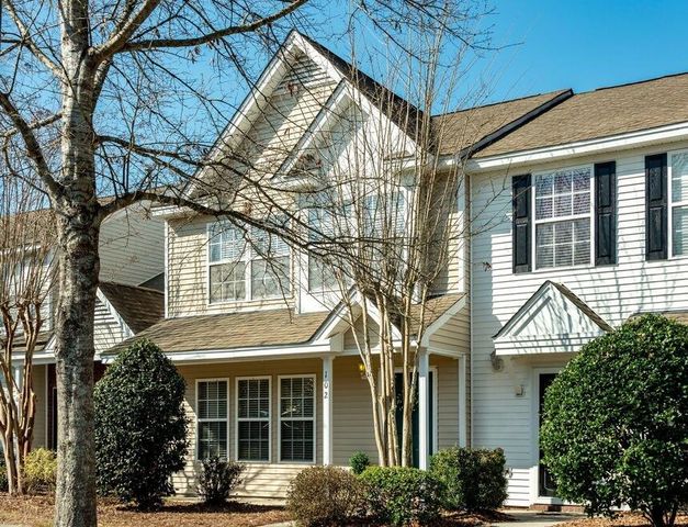 102 Yellow Hawthorn Circle, Summerville, SC 29483