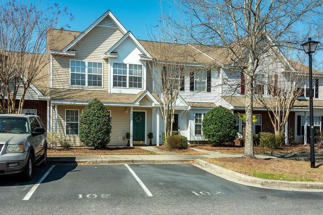 102 Yellow Hawthorn Circle, Summerville, SC 29483