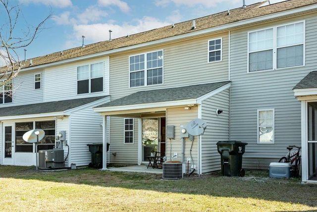 102 Yellow Hawthorn Circle, Summerville, SC 29483