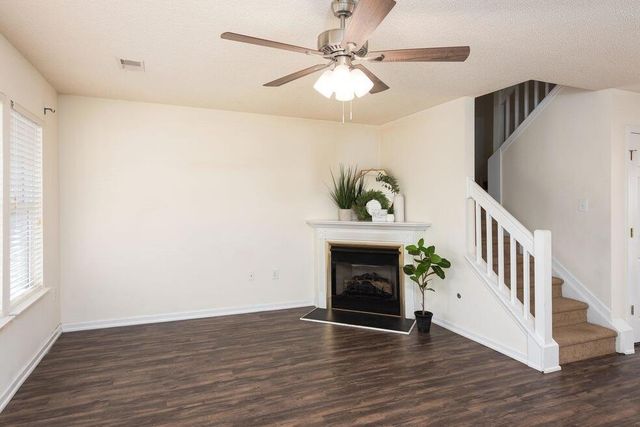 102 Yellow Hawthorn Circle, Summerville, SC 29483