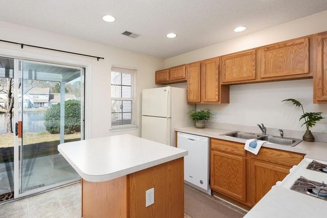 102 Yellow Hawthorn Circle, Summerville, SC 29483