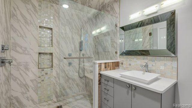 498 South Boulevard, Rochester Hills, MI 48307