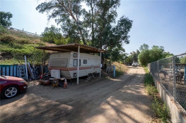 11164 Locust Avenue, Bloomington, CA 92316