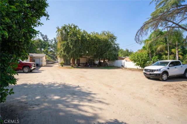 11164 Locust Avenue, Bloomington, CA 92316