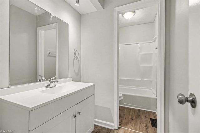 203 Cheltenham Drive, Winston-salem, NC 27103