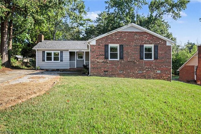 203 Cheltenham Drive, Winston-salem, NC 27103