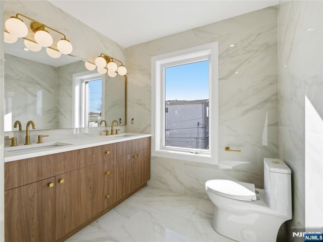 138-140 Weigands Lane 1, Secaucus, NJ 07094