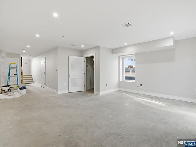 138-140 Weigands Lane 1, Secaucus, NJ 07094