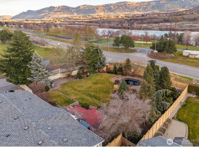 1160 S Mary Avenue, East Wenatchee, WA 98802