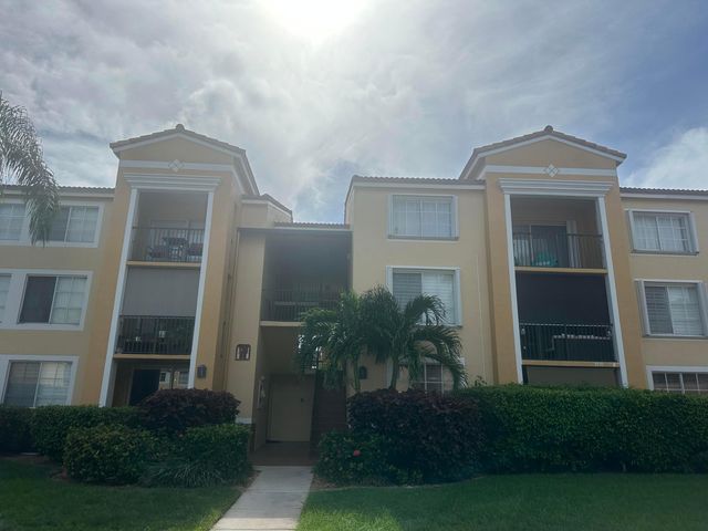 135 Yacht Club Way 305, Hypoluxo, FL 33462