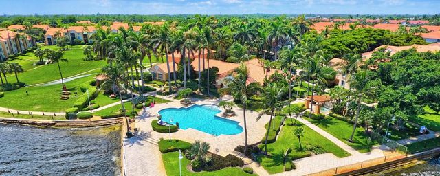 135 Yacht Club Way 305, Hypoluxo, FL 33462